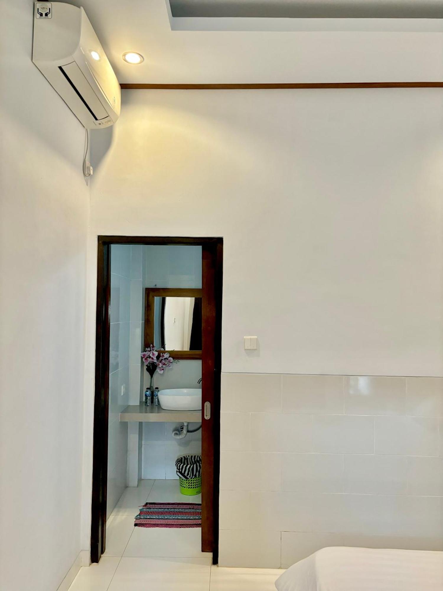 The Lima Home Stay In Canggu Luaran gambar