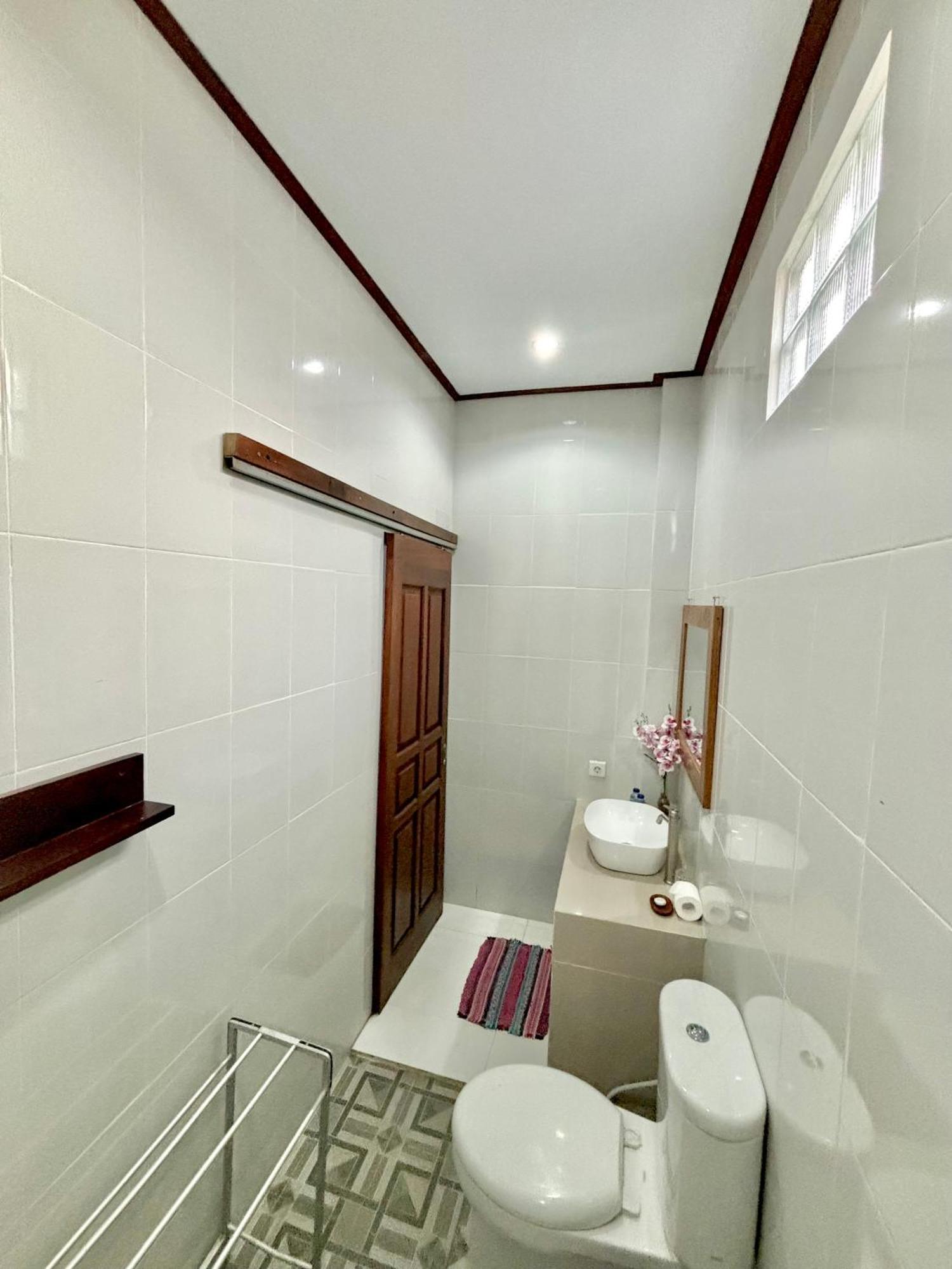 The Lima Home Stay In Canggu Luaran gambar